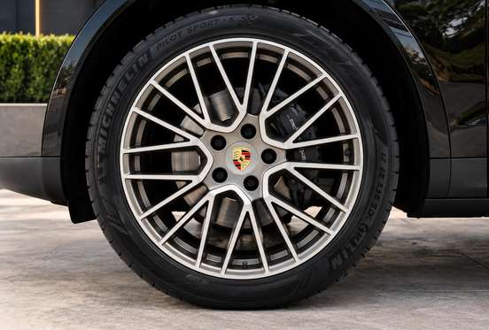 PORSCHE-CAYENNE-2022