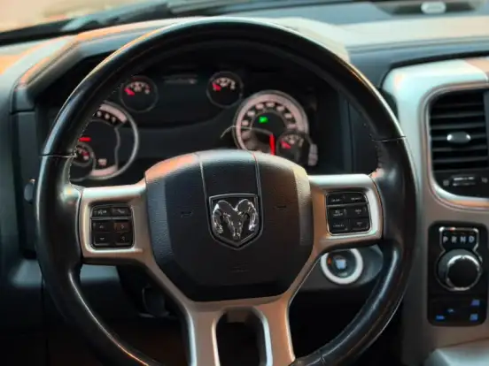 RAM-CLASSIC-5.7 V8 GASOLINA LARAMIE CD 4X4 AUTOMÁTICO RAM-CLASSIC-2022