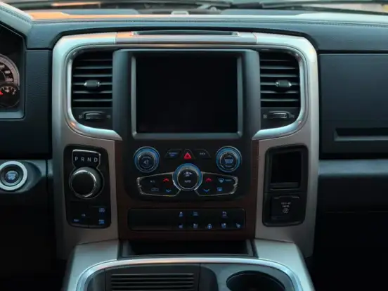 RAM-CLASSIC-5.7 V8 GASOLINA LARAMIE CD 4X4 AUTOMÁTICO RAM-CLASSIC-2022