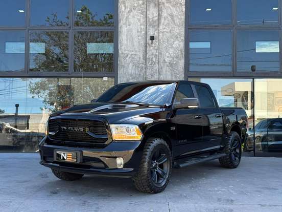 RAM-CLASSIC-5.7 V8 GASOLINA LARAMIE NIGHT EDITION CD 4X4 AUTOMÁTICO RAM-CLASSIC-2022