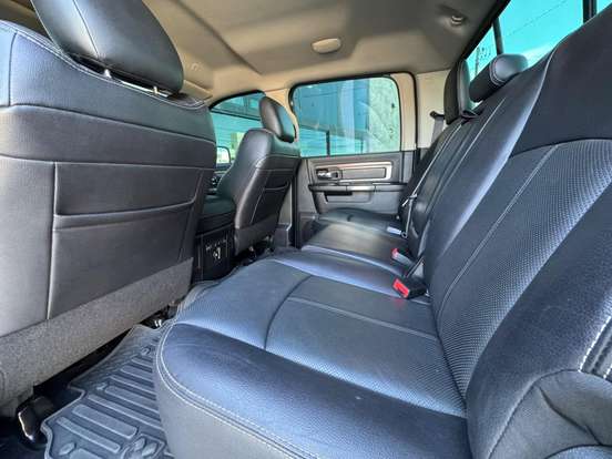 RAM-CLASSIC-5.7 V8 GASOLINA LARAMIE NIGHT EDITION CD 4X4 AUTOMÁTICO RAM-CLASSIC-2022