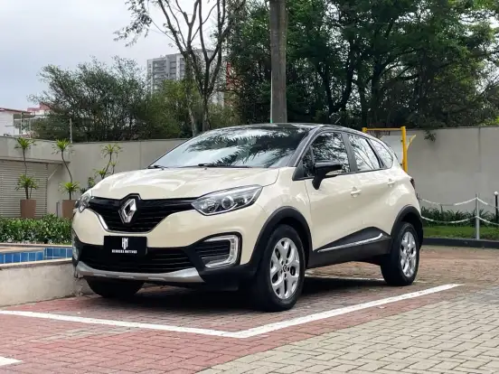 RENAULT-CAPTUR-2017