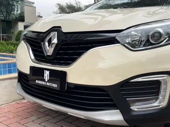 RENAULT-CAPTUR-2017