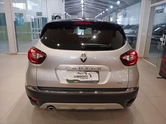 RENAULT-CAPTUR-2021