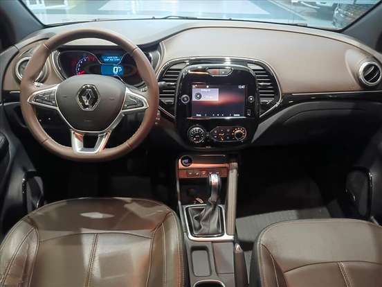 RENAULT-CAPTUR-2021