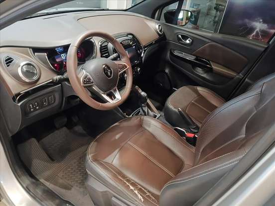 RENAULT-CAPTUR-2021