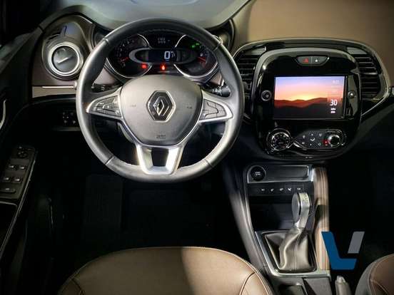 RENAULT-CAPTUR-2021