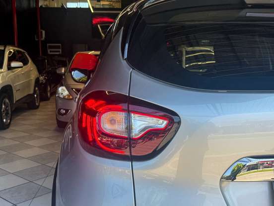 RENAULT-CAPTUR-2017
