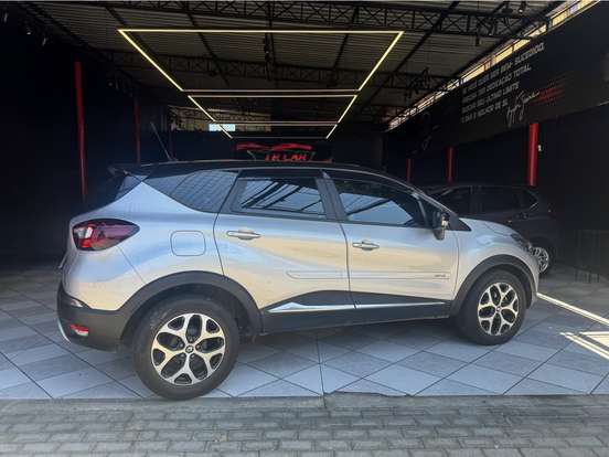 RENAULT-CAPTUR-2017
