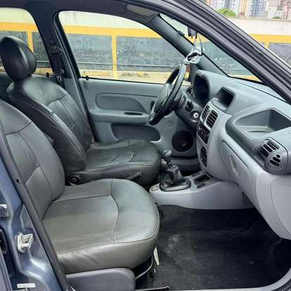 RENAULT-CLIO-2010