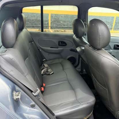 RENAULT-CLIO-2010