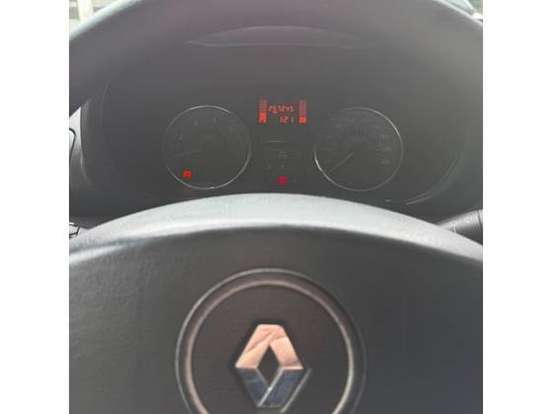RENAULT-CLIO-2014