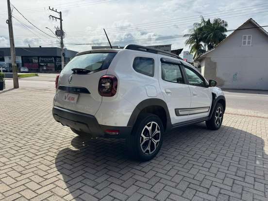 RENAULT-DUSTER-2023