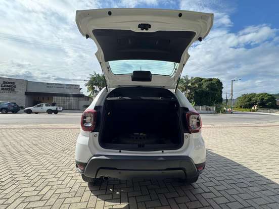 RENAULT-DUSTER-2023