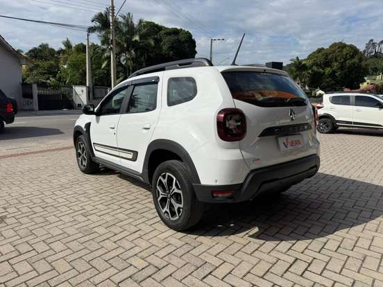 RENAULT-DUSTER-2023