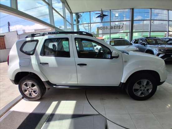 RENAULT-DUSTER-2018