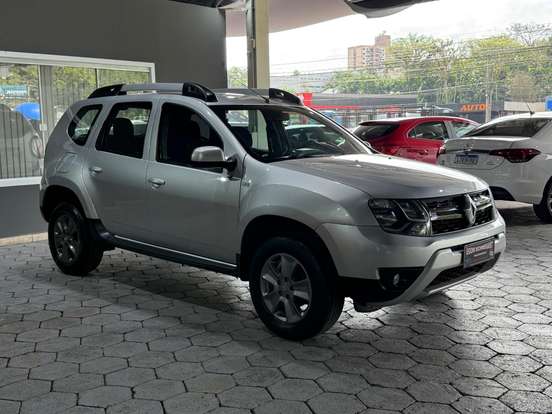 RENAULT-DUSTER-2017