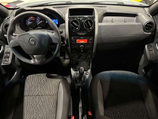 RENAULT-DUSTER-2018