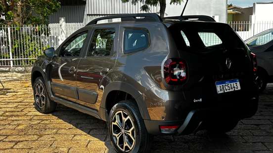 RENAULT-DUSTER-2021