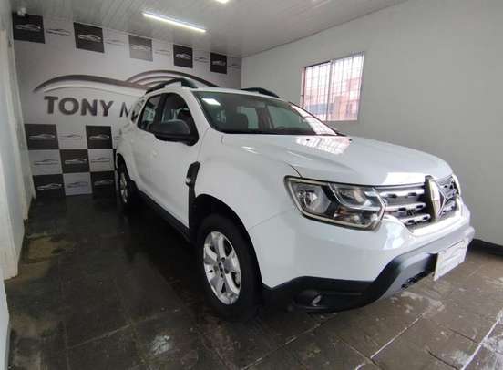 RENAULT-DUSTER-2022
