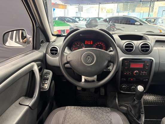 RENAULT-DUSTER-2014