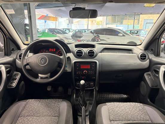 RENAULT-DUSTER-2014