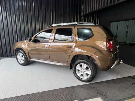 RENAULT-DUSTER-2015