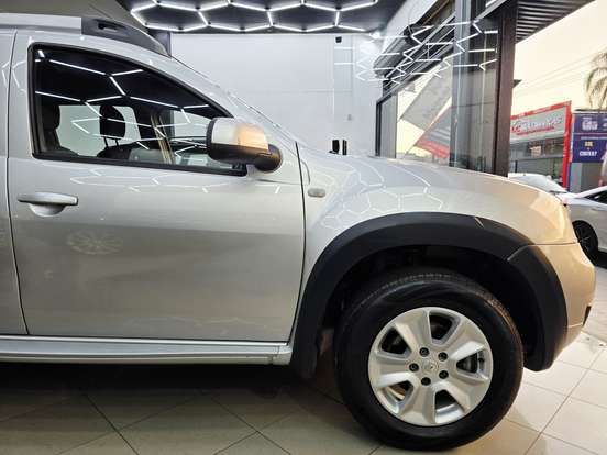 RENAULT-DUSTER-2016