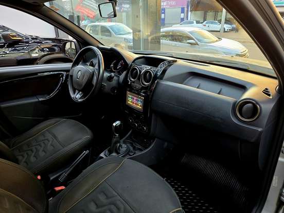 RENAULT-DUSTER-2016