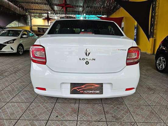 RENAULT-LOGAN-2023