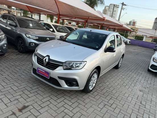 RENAULT-LOGAN-2024