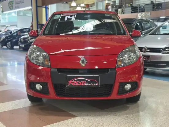 RENAULT-SANDERO-2013