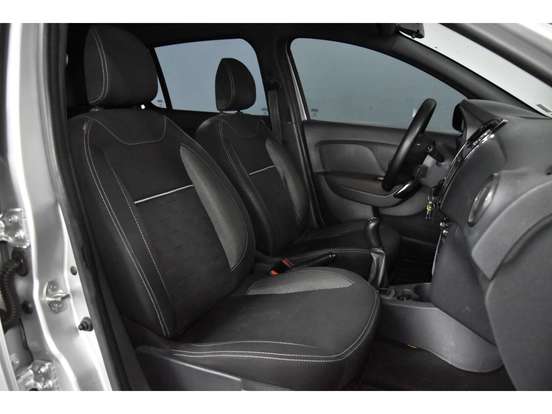 RENAULT-SANDERO-2022