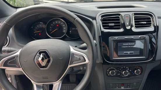 RENAULT-LOGAN-2024