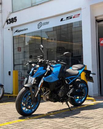 SUZUKI GSX-8S 
