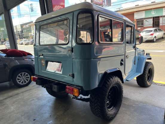 TOYOTA-BANDEIRANTE-4.0 OJ50LV 4X4 TETO RIGIDO DIESEL 2P MANUAL TOYOTA-BANDEIRANTE-1990