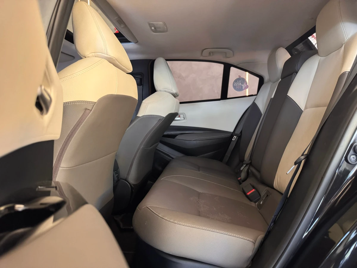 Toyota Corolla — foto 11