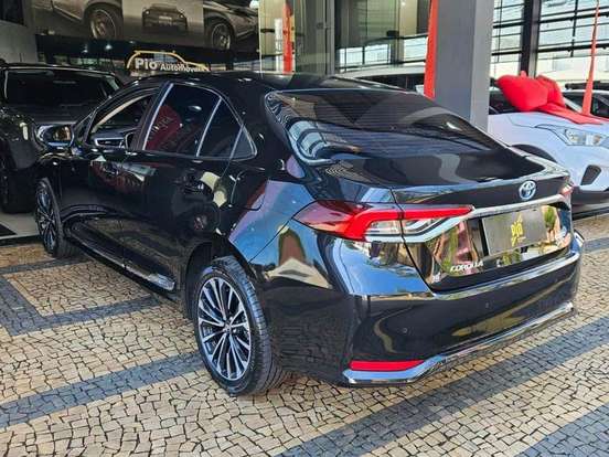 TOYOTA-COROLLA-2025
