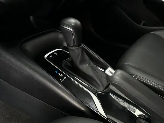 TOYOTA-COROLLA-2024