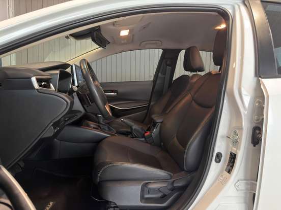 TOYOTA-COROLLA-2023