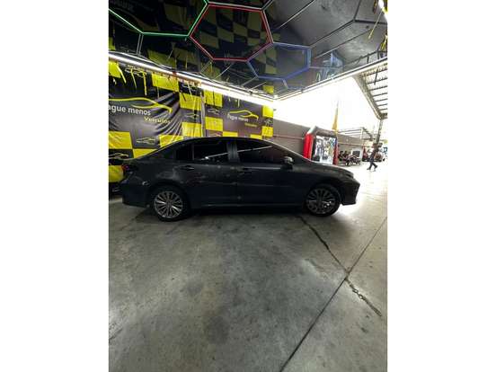 TOYOTA-COROLLA-2025