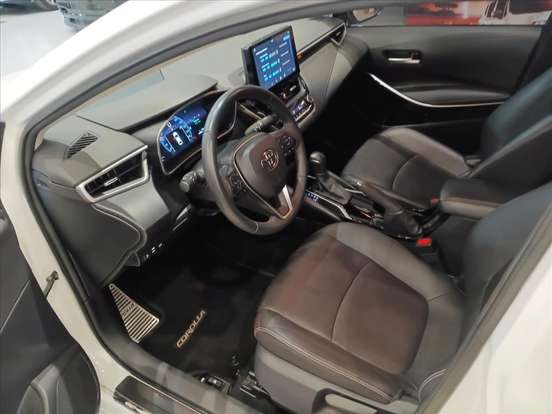 TOYOTA-COROLLA-2025