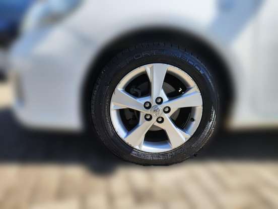 TOYOTA-COROLLA-2013