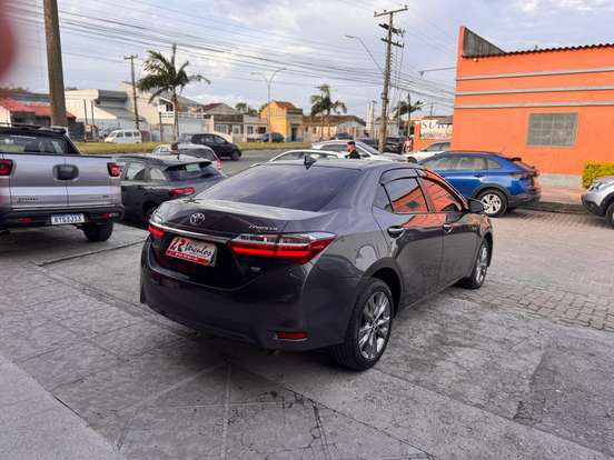 TOYOTA-COROLLA-2018