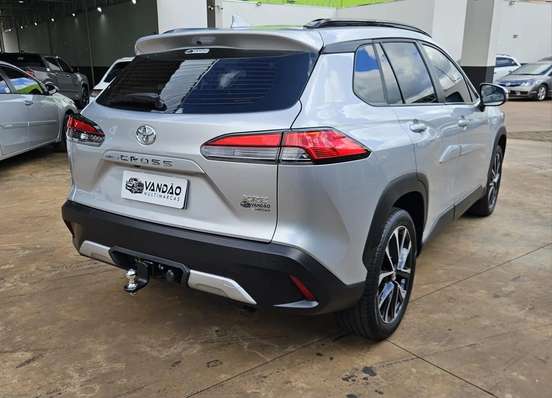 TOYOTA-COROLLA CROSS-2024