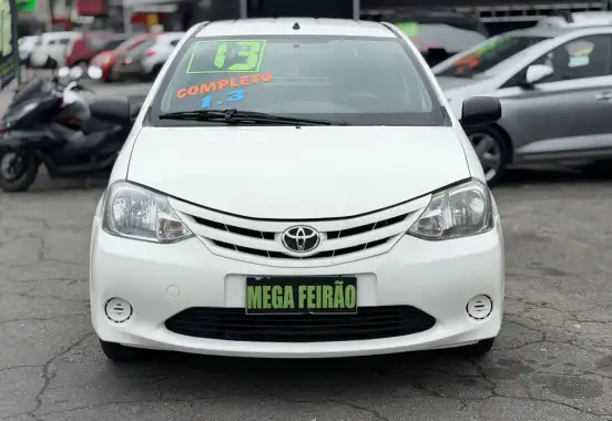 TOYOTA-ETIOS-2012