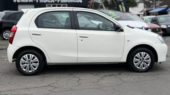 TOYOTA-ETIOS-1.3 XS 16V FLEX 4P MANUAL TOYOTA-ETIOS-2012