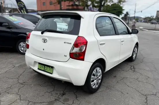 TOYOTA-ETIOS-1.3 XS 16V FLEX 4P MANUAL TOYOTA-ETIOS-2012