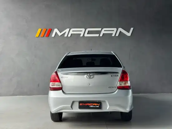 TOYOTA-ETIOS-2018