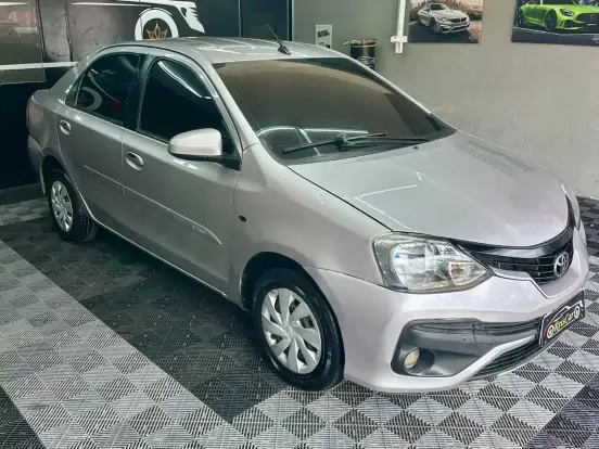 TOYOTA-ETIOS-2017